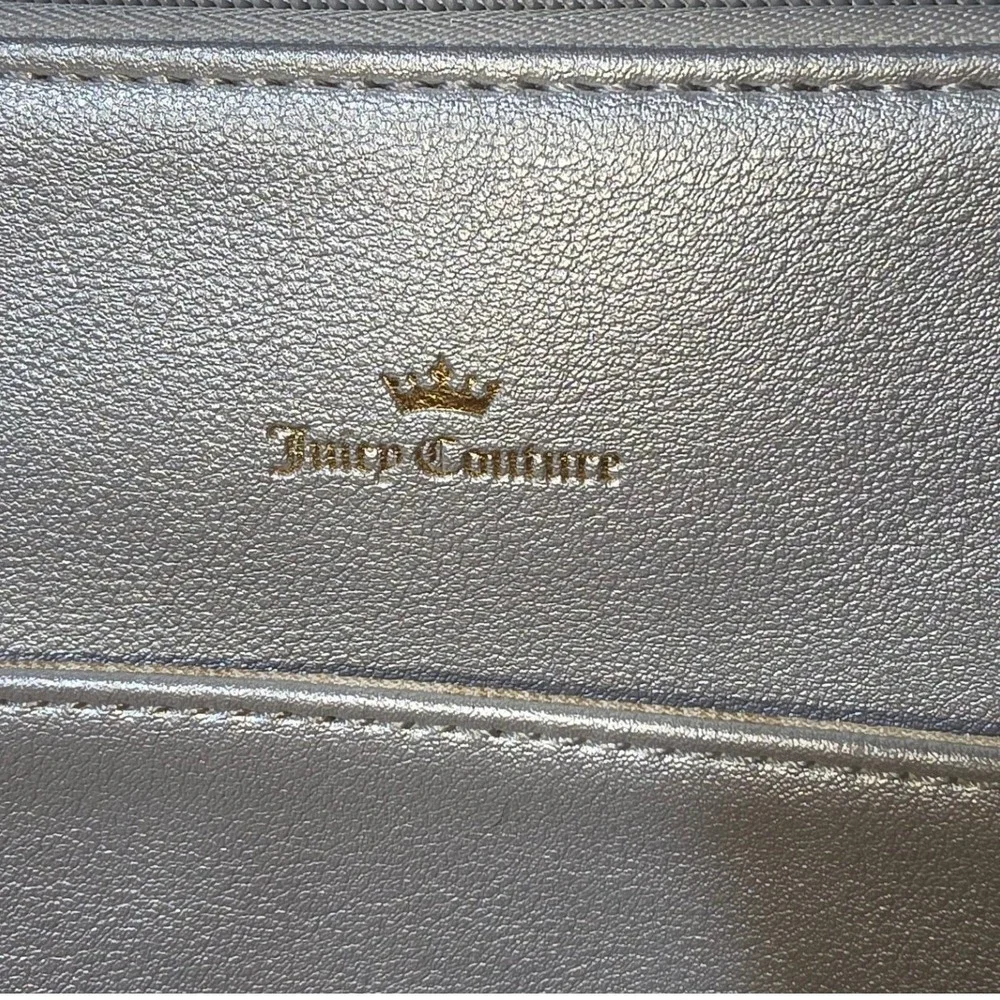 Juicy Couture Silver Metallic‎ Clutch Crossbody Chain Strap Bag 3 Inside Pockets